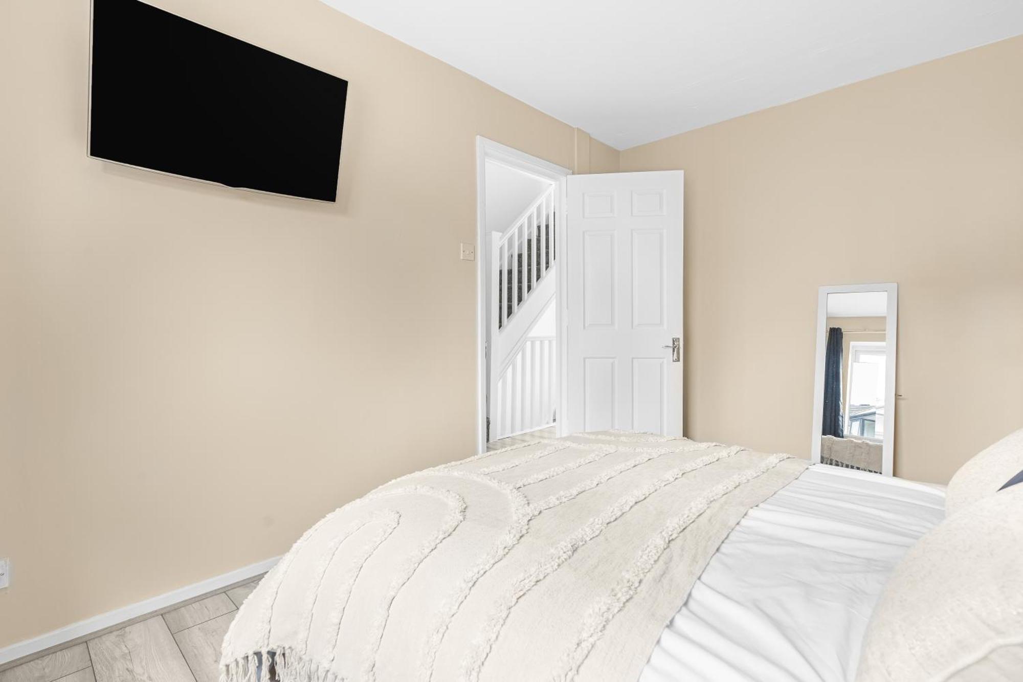 Serviced Accomodation - For Families Or Corporate London Exterior photo